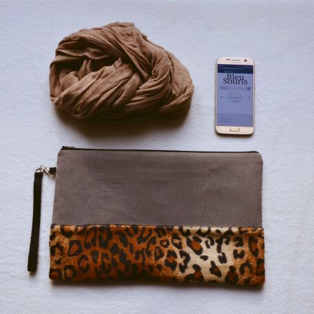 Grande pochette de la marque Bleu Souris gabardine chevron et léopard