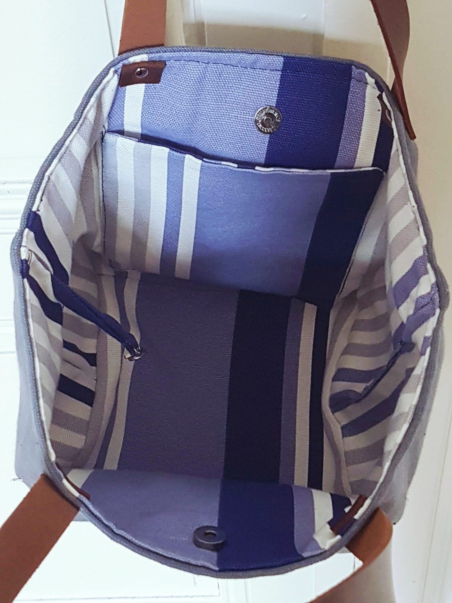 Cabas swap bleu et tissu rayé vue intérieur - Bleu Souris Cabas swap bleu et tissu rayé vue intérieur - Bleu Souris