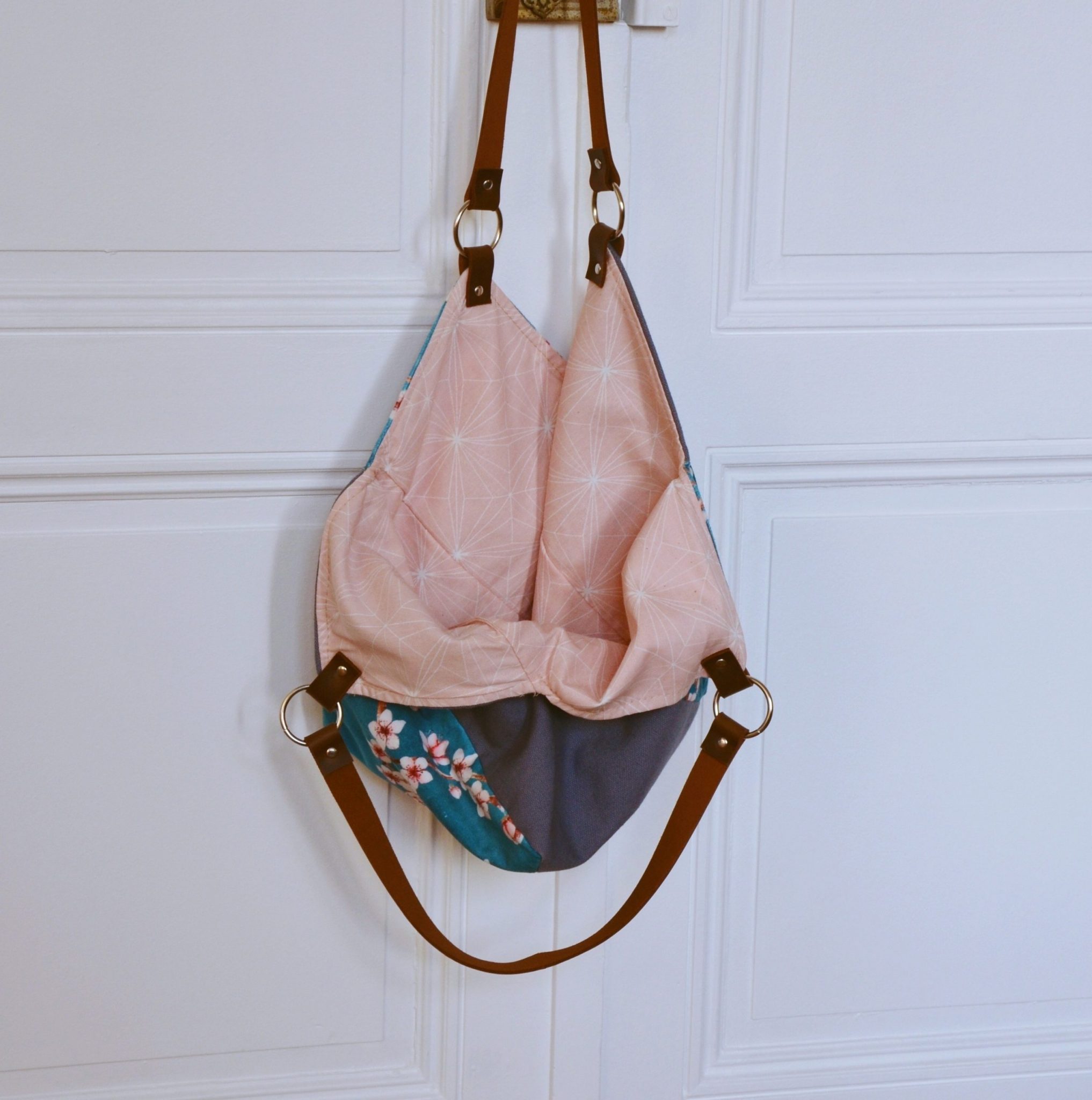 Sac Origami à fleurs japonaise 2 Cabas Origami bleu à fleurs de la marque Bleu Souris - vue de l'intérieur